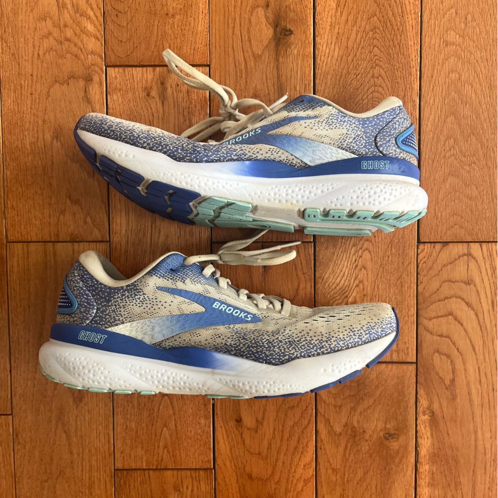 Brooks Ghost 16 Women's Running Shoes - Size 9